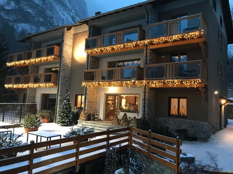 Facade/entrance, On site, Landmark view