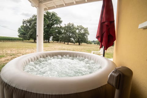 Patio, Garden, Hot Tub