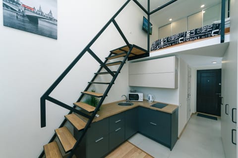 Kitchen or kitchenette, Dining area, stove
