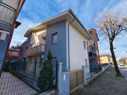 Property building, Street view