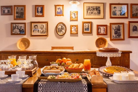 Restaurant/places to eat, Food and drinks, Food, Breakfast, Continental breakfast, Buffet breakfast