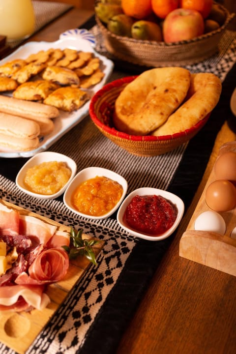 Food and drinks, Food, Breakfast, Continental breakfast, Buffet breakfast