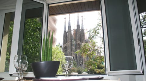 Dining area, City view, Landmark view
