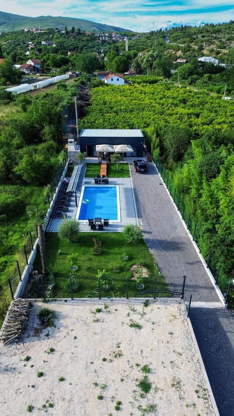 Garden, Swimming pool