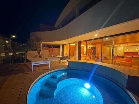 Night, Balcony/Terrace