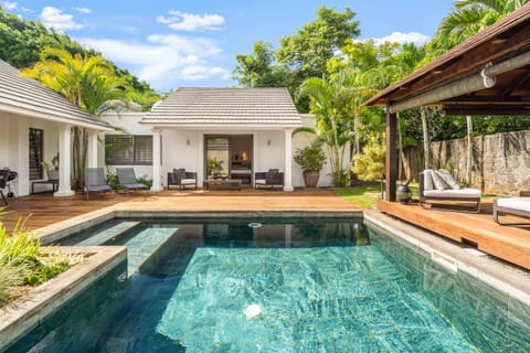 Property building, Patio, Swimming pool