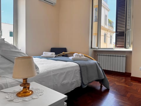 Bed, Bedroom, air conditioner