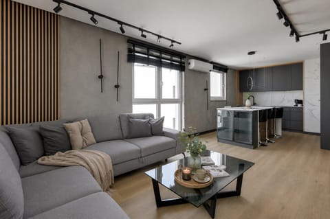 Kitchen or kitchenette, Living room, Seating area, Dining area