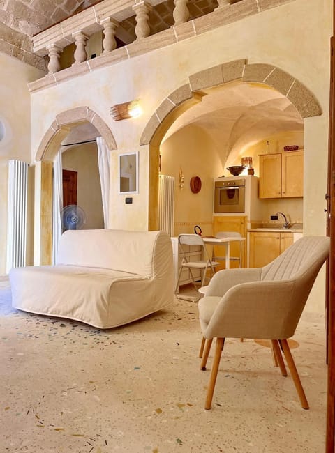 Kitchen or kitchenette, Living room, Photo of the whole room, Seating area, Dining area