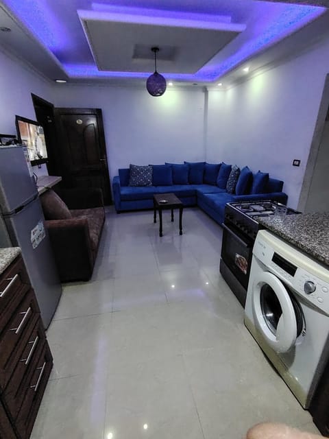 Communal lounge/ TV room, Kitchen or kitchenette, Seating area, washing machine