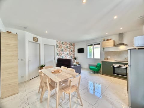 Living room, kitchen