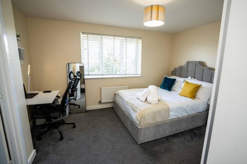 Bed, Photo of the whole room, Bedroom