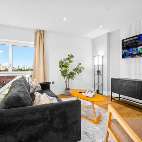 Communal lounge/ TV room, TV and multimedia, Living room, Seating area