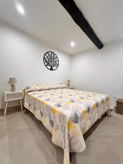 Bedroom, air conditioner