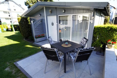 Property building, Day, Garden, Garden view