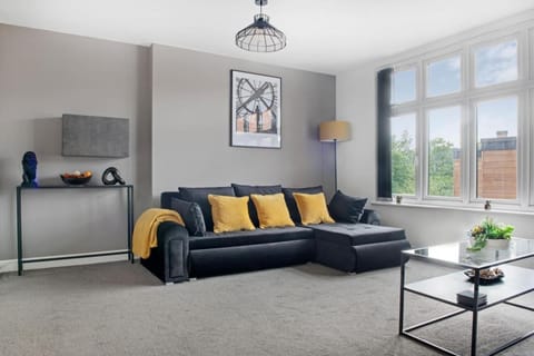 Communal lounge/ TV room, Living room, Seating area