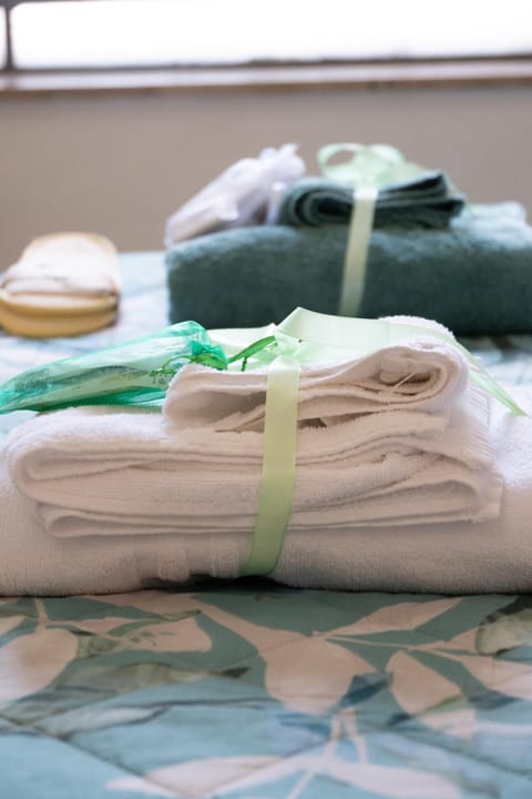 Bed, Photo of the whole room, Decorative detail, Bedroom, towels