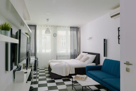 Bed, TV and multimedia, Photo of the whole room, Bedroom, heating, internet, internet, air conditioner