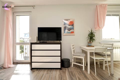 TV and multimedia, Living room, Inner courtyard view
