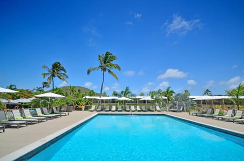 Restaurant/places to eat, Pool view, Swimming pool, sunbed