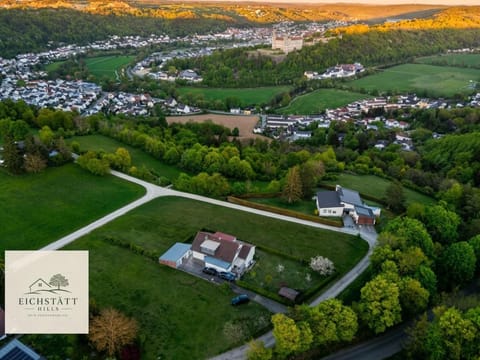 Property building, Nearby landmark, Neighbourhood, Natural landscape, Bird's eye view, City view