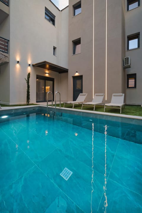 Swimming pool, sunbed