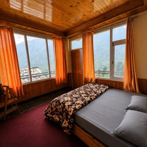 Bed, Photo of the whole room, Bedroom, Mountain view