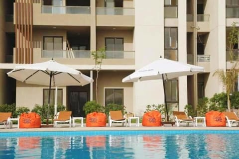 Property building, Day, Garden view, Pool view, Swimming pool, sunbed