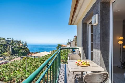 View (from property/room), Balcony/Terrace, Seating area, Sea view