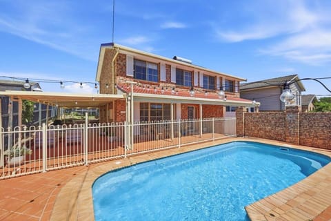 Patio, Swimming pool, Swimming pool