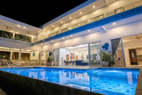 Night, Pool view, Swimming pool, sunbed