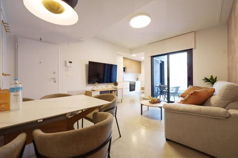 TV and multimedia, Balcony/Terrace, Living room, Seating area, Dining area, kitchen