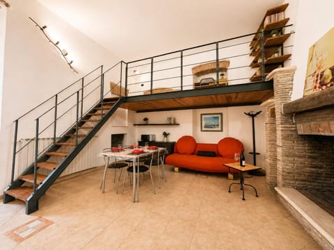 Living room, Dining area, heating, internet, microwave