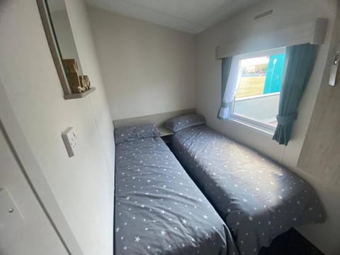 Bed, View (from property/room), Photo of the whole room, Decorative detail, Bedroom