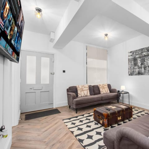 TV and multimedia, Living room, Seating area