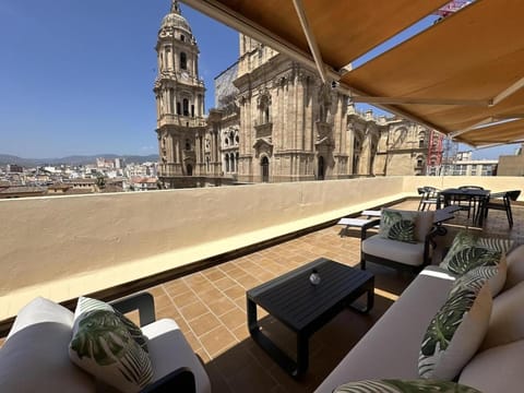 View (from property/room), Balcony/Terrace, City view