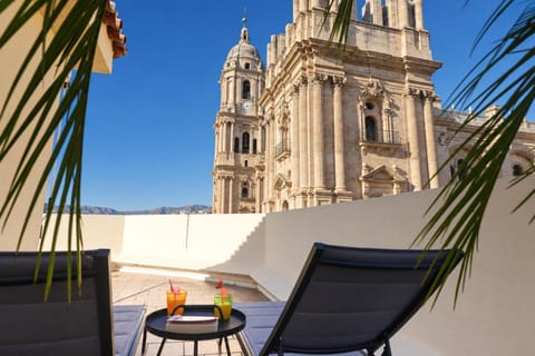 Nearby landmark, View (from property/room), Balcony/Terrace, Seating area, Landmark view