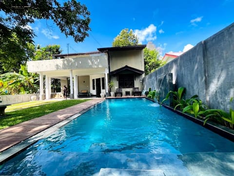 Property building, Garden, Garden, Garden view, Pool view, Swimming pool, Swimming pool, sunbed