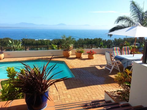 Mountain view, Pool view, Sea view