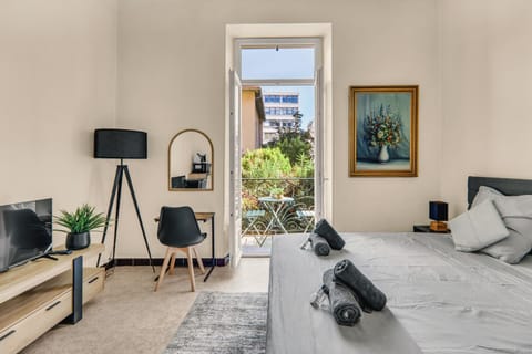 Living room, Bedroom