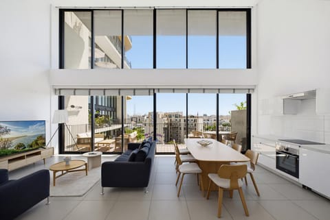 Kitchen or kitchenette, Living room, Seating area, Dining area