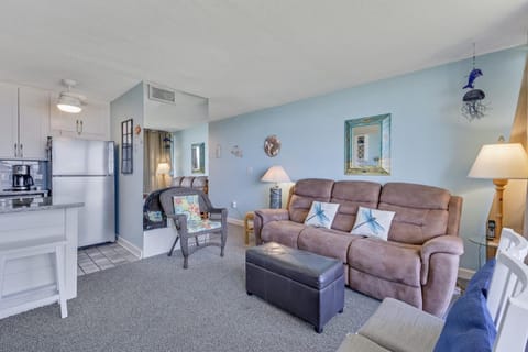 Living room, kitchen