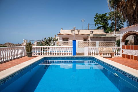Day, Pool view, Swimming pool, sunbed