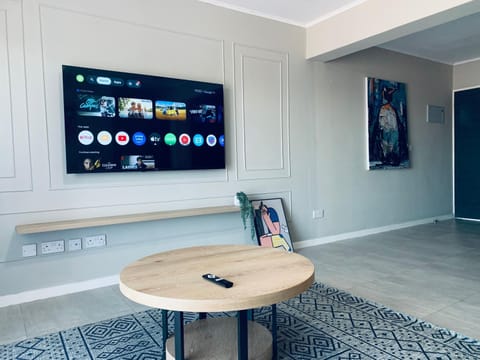 Communal lounge/ TV room, TV and multimedia, Living room
