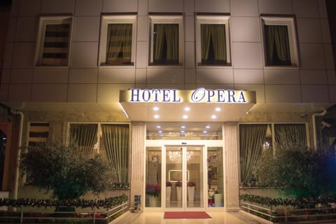 Facade/entrance