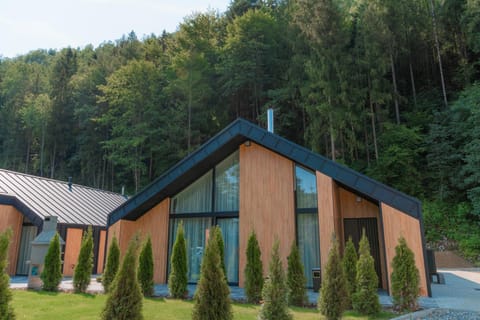 Property building, Day, Natural landscape, Mountain view