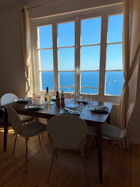Natural landscape, Living room, Dining area, Sea view