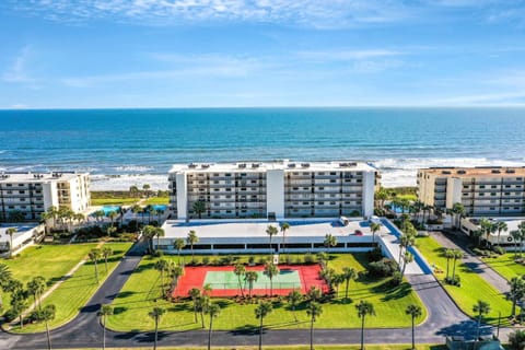 Property building, Day, Bird's eye view, Beach, Pool view, Sea view, Swimming pool, Location