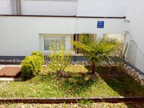 Apartment Mato Apartment in Peroj