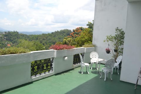 Balcony/Terrace, Mountain view